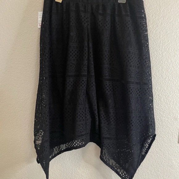 Maurice’s Women’s Elegant Black Lace Handkerchief Hem Skirt Size M Midi Length - Picture 3 of 13